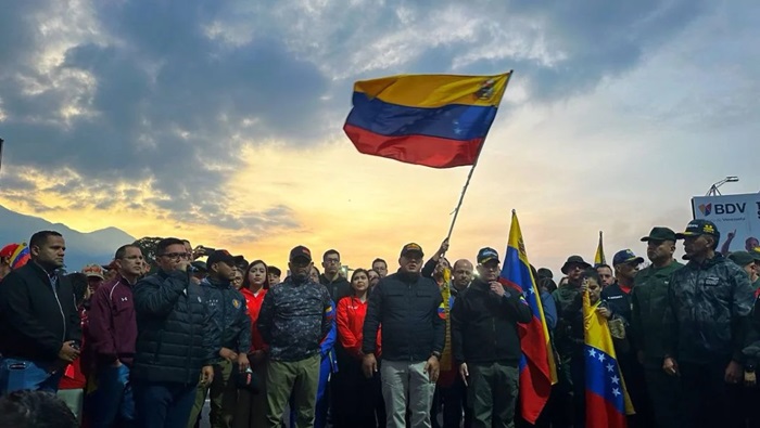 El pueblo venezolano durante el acto de este martes por los cinco años del golpe de Estado fallido.