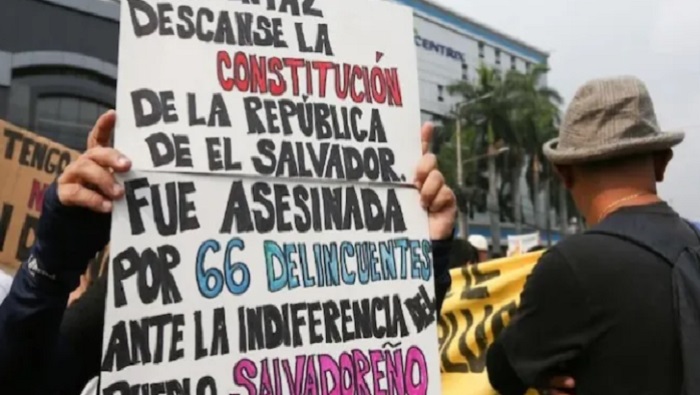 Esta acción del Gobierno salvadoreño se suma a una serie de acciones que catalogan antidemocráticas como la destitución de los magistrados de la Corte Suprema de Justicia por la legislatura saliente.